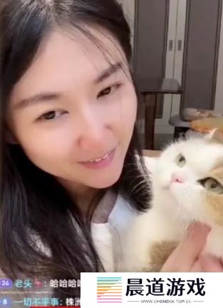 古早LOL女主播罕见开播，原以为会受网友欢迎，不料却被嫌弃年纪大